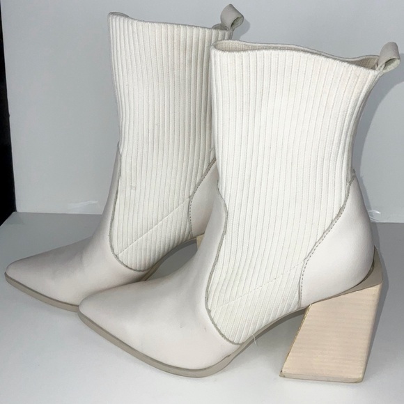 Steve Madden Eggshell Chunky Heel Tackle Sock Booties Pointed Toe | Size 6M - Picture 1 of 7